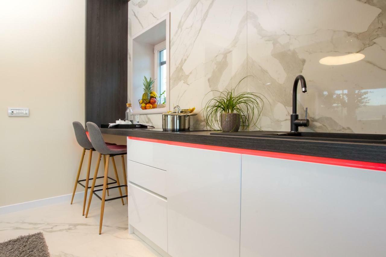Apartmani Paklenica Noa 스타리그라드 파클레니차 외부 사진